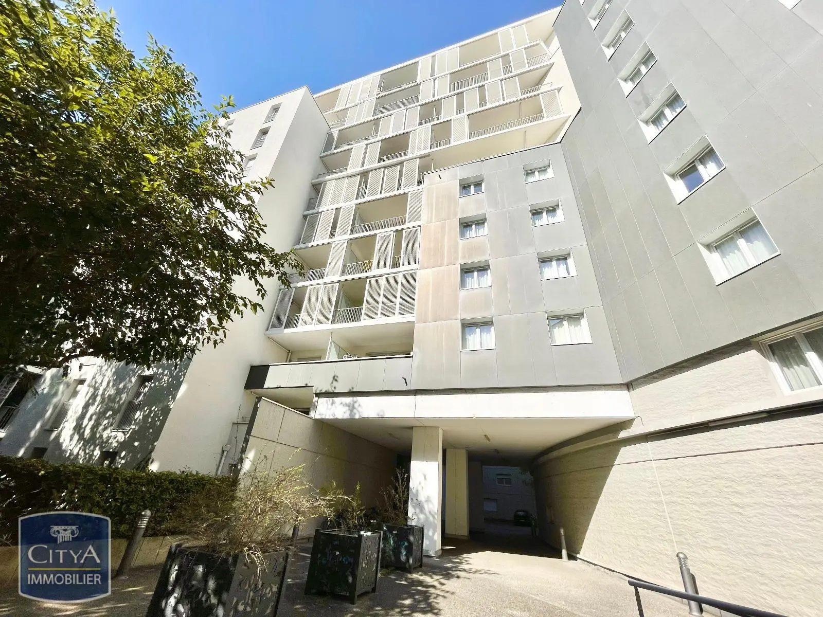 Photo 1 Appartement 1 pièce 24.76m²