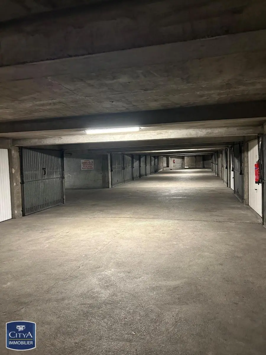 Photo 2 Parking