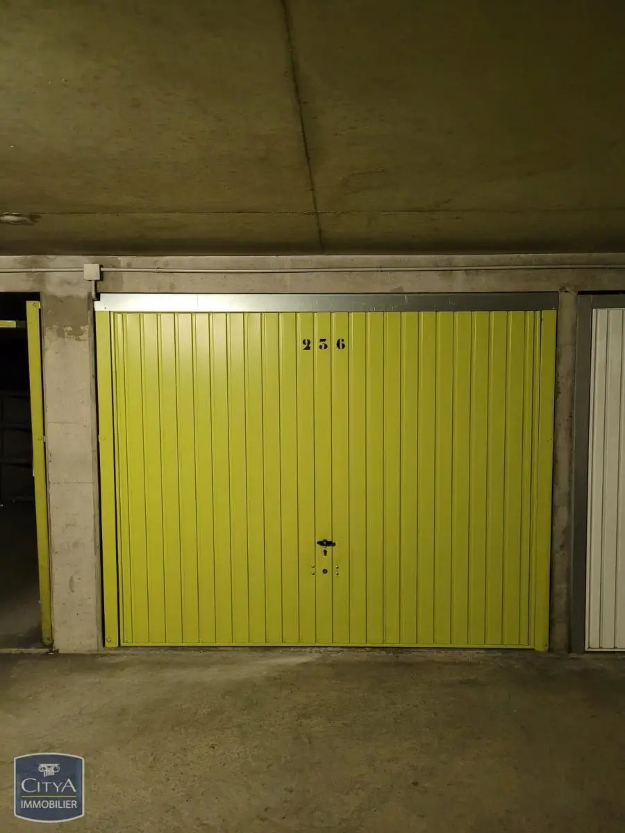 Photo 2 Parking