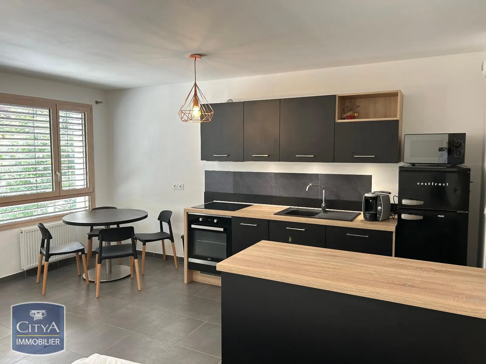 Photo 1 Appartement 1 pièce 32m²