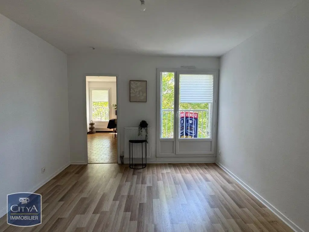 Photo 2 Appartement 1 pièce 31.45m²