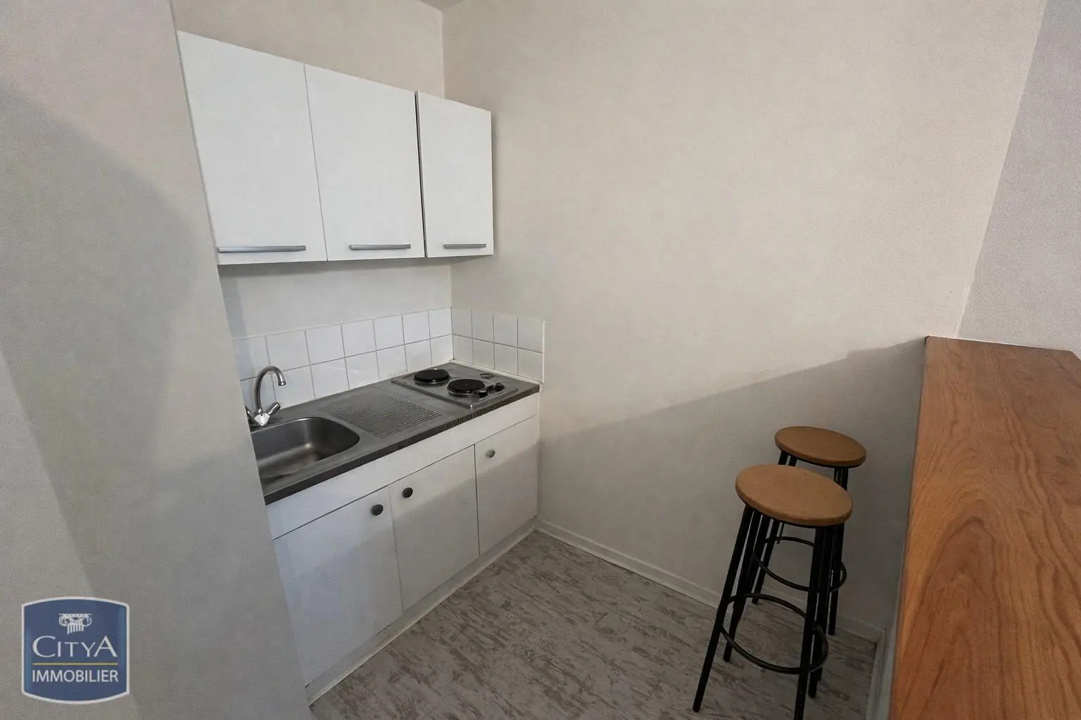 Photo 2 Appartement 1 pièce 19.61m²