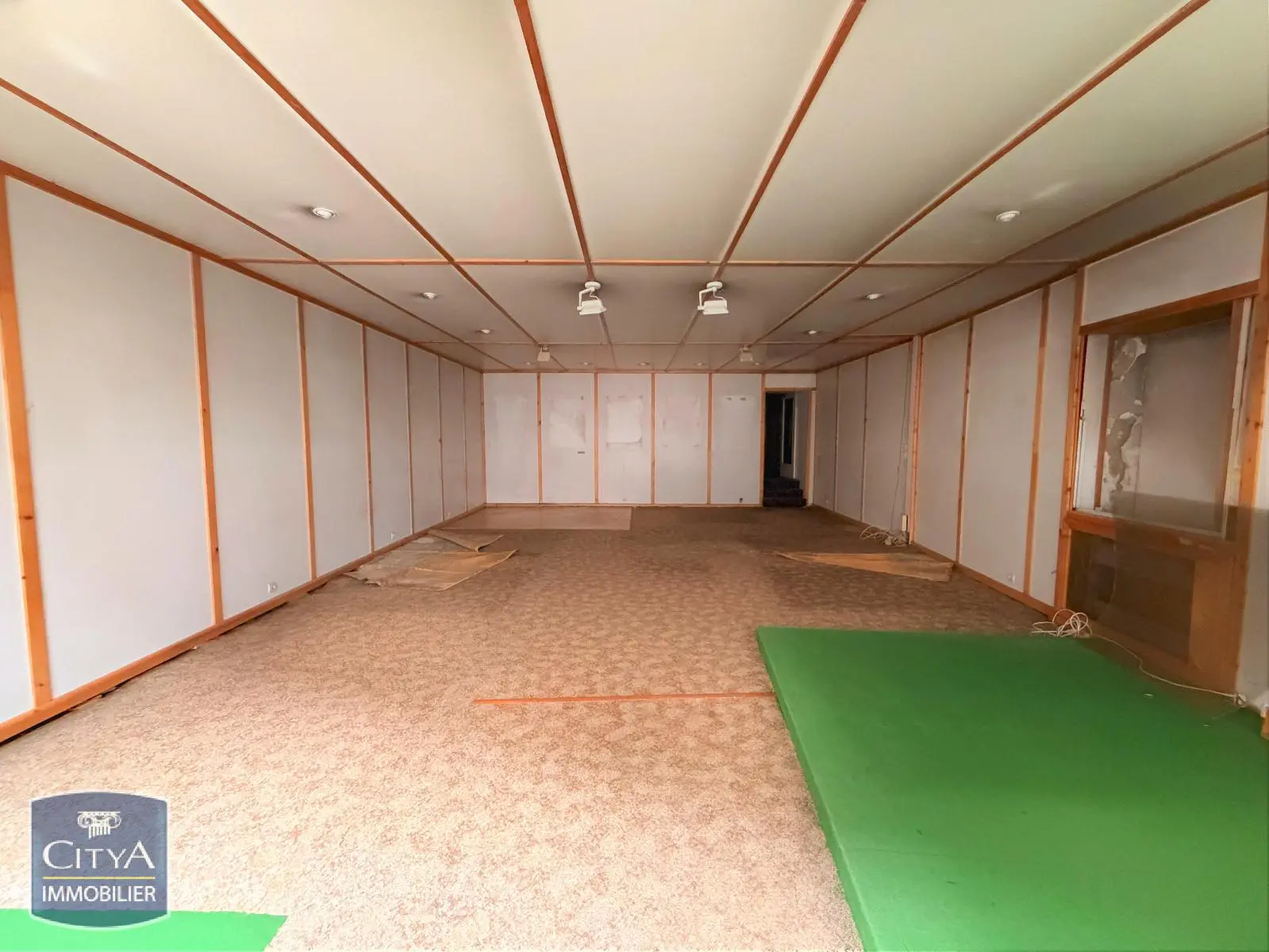 Photo 4 Local Commercial