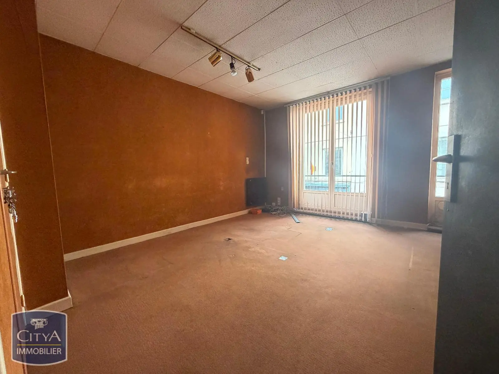 Photo 8 Local Commercial