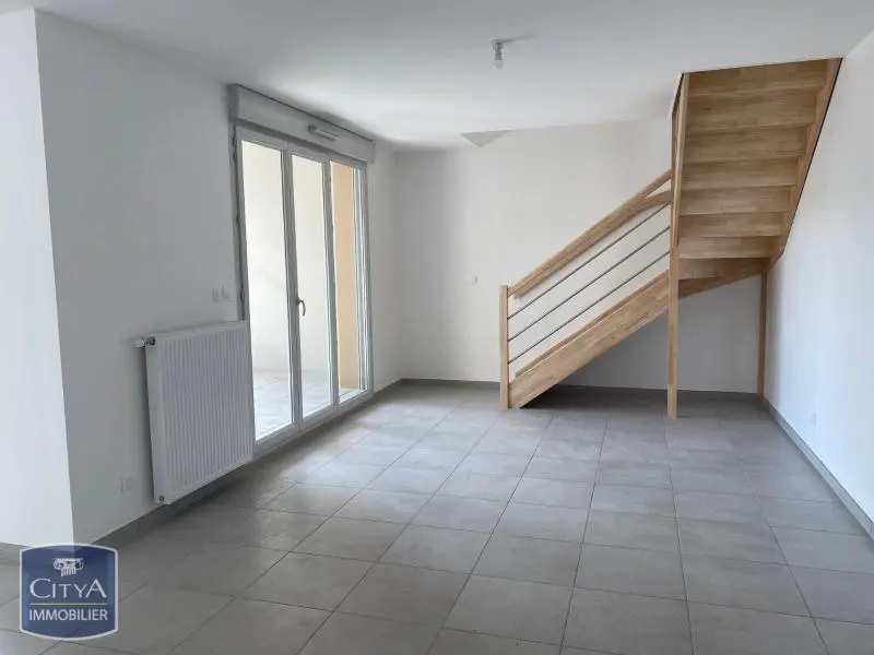 à louer beau 4 pièces duplex 69230 Neuville sur Saone
