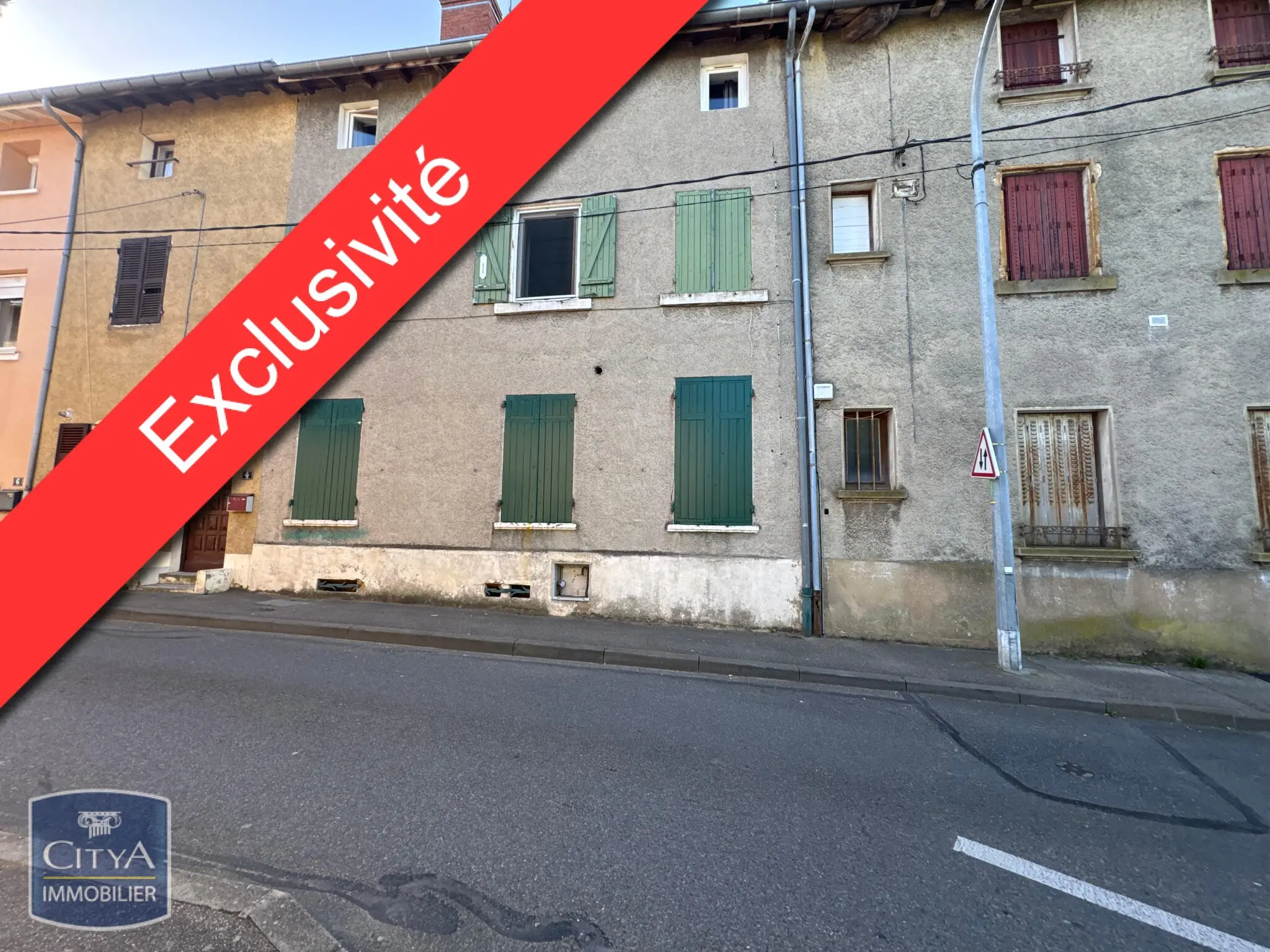 Photo 1 Immeuble 230m²