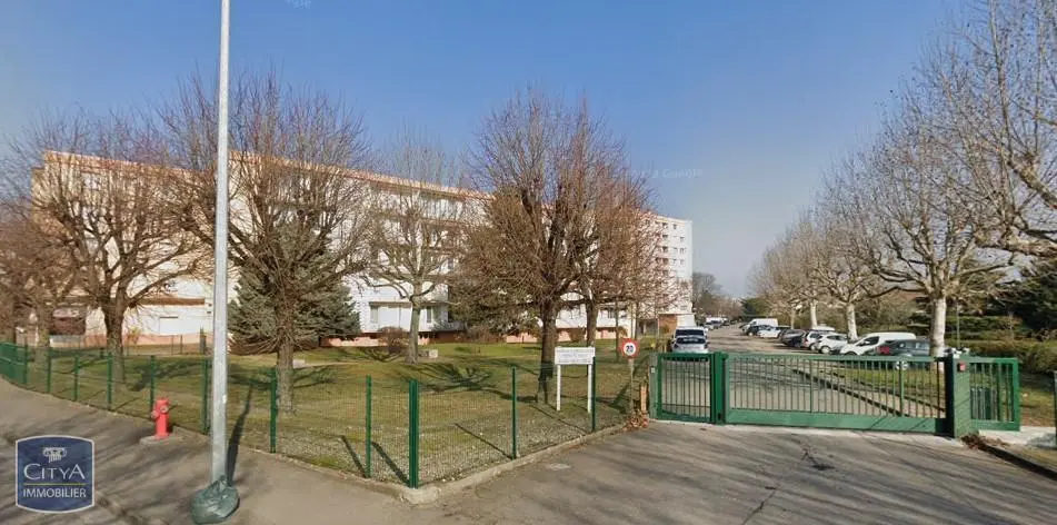 Photo 1 Parking
