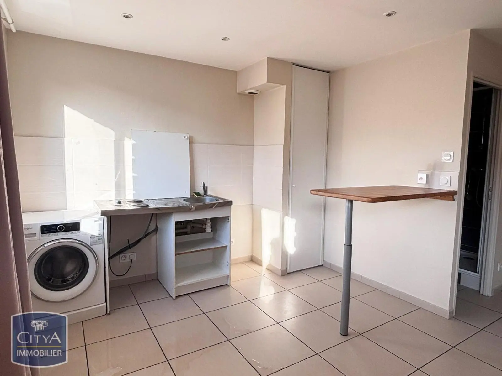 Photo 2 Appartement 1 pièce 27m²