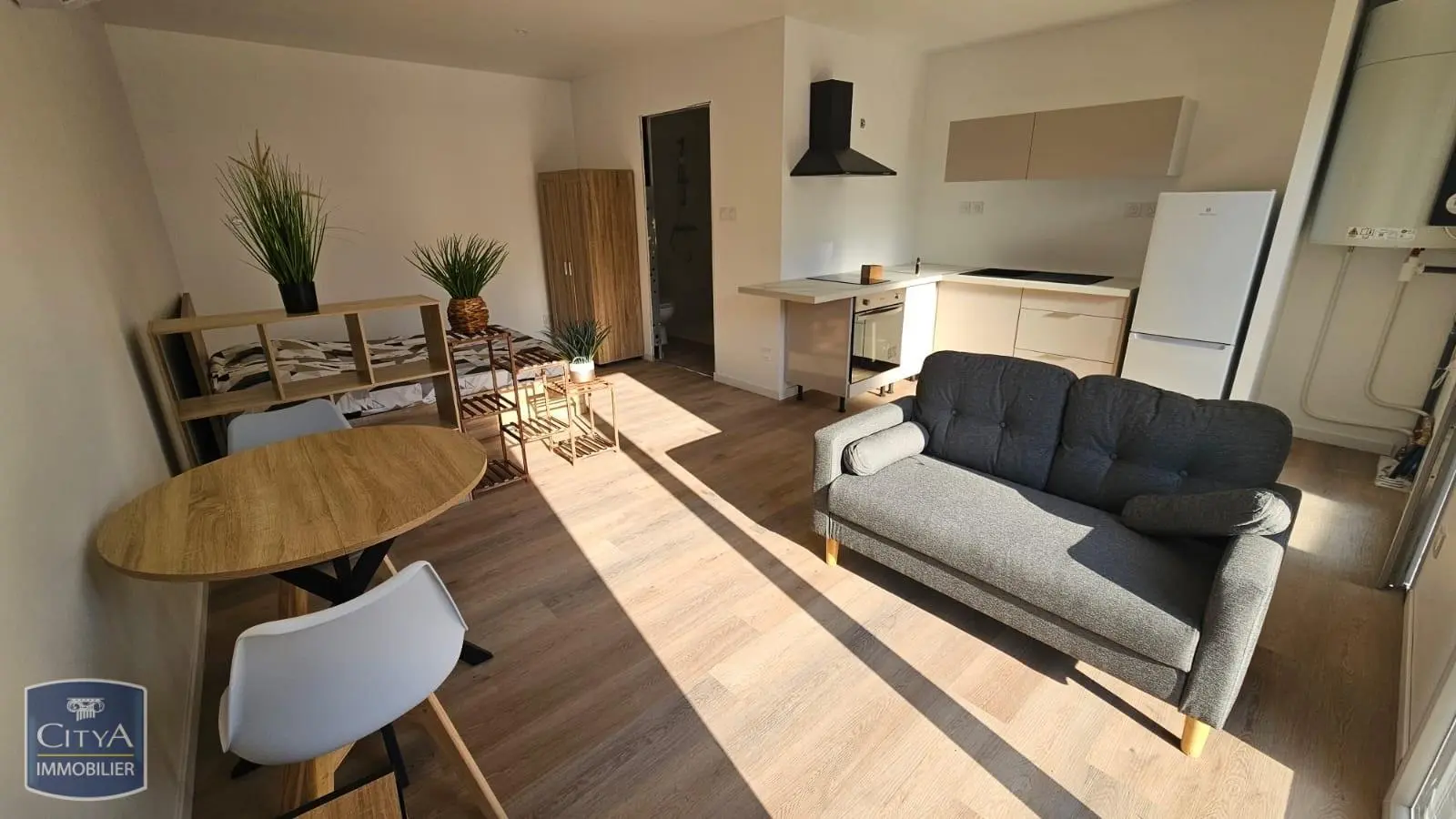 Photo 1 Appartement 1 pièce 28.48m²