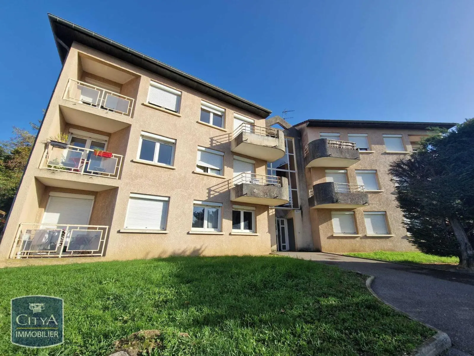 Photo 1 Appartement 1 pièce 27.98m²