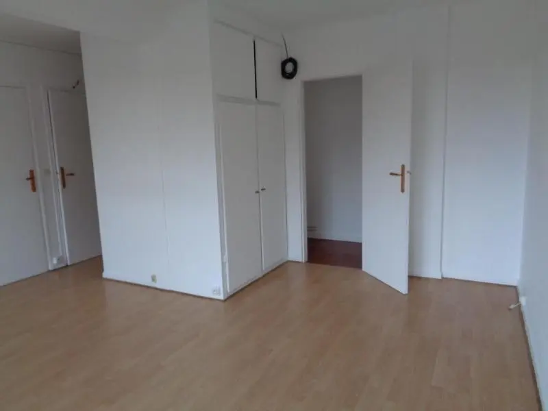 Photo 2 Appartement 1 pièce 30.03m²