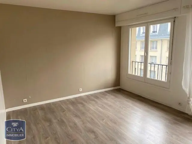 Photo 3 Appartement 1 pièce 30.24m²