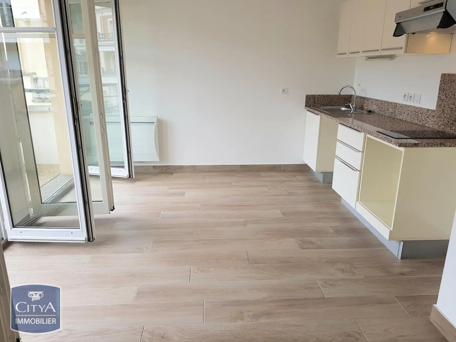 Photo 1 Appartement 1 pièce 24.88m²