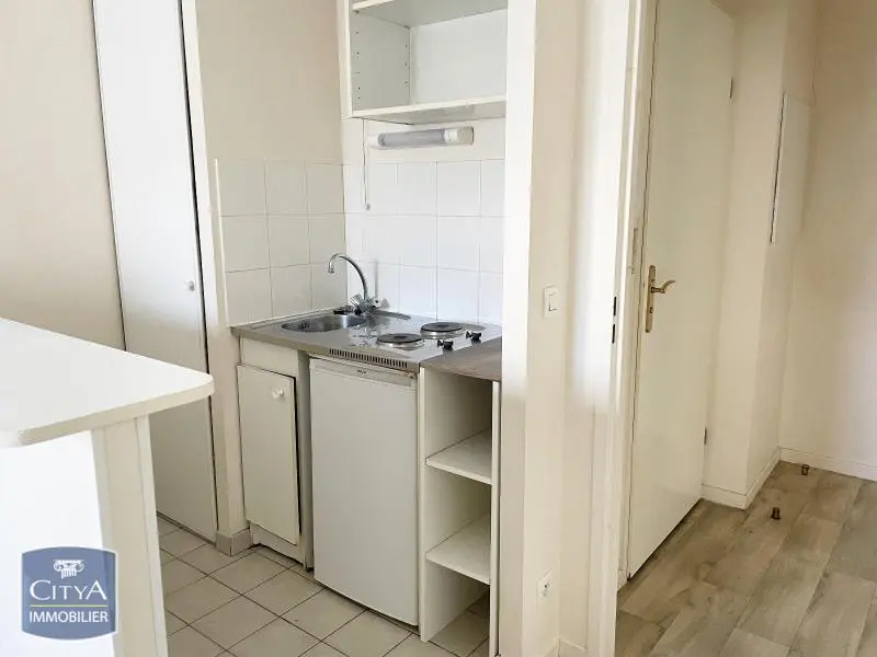 Photo 2 Appartement 1 pièce 24.64m²