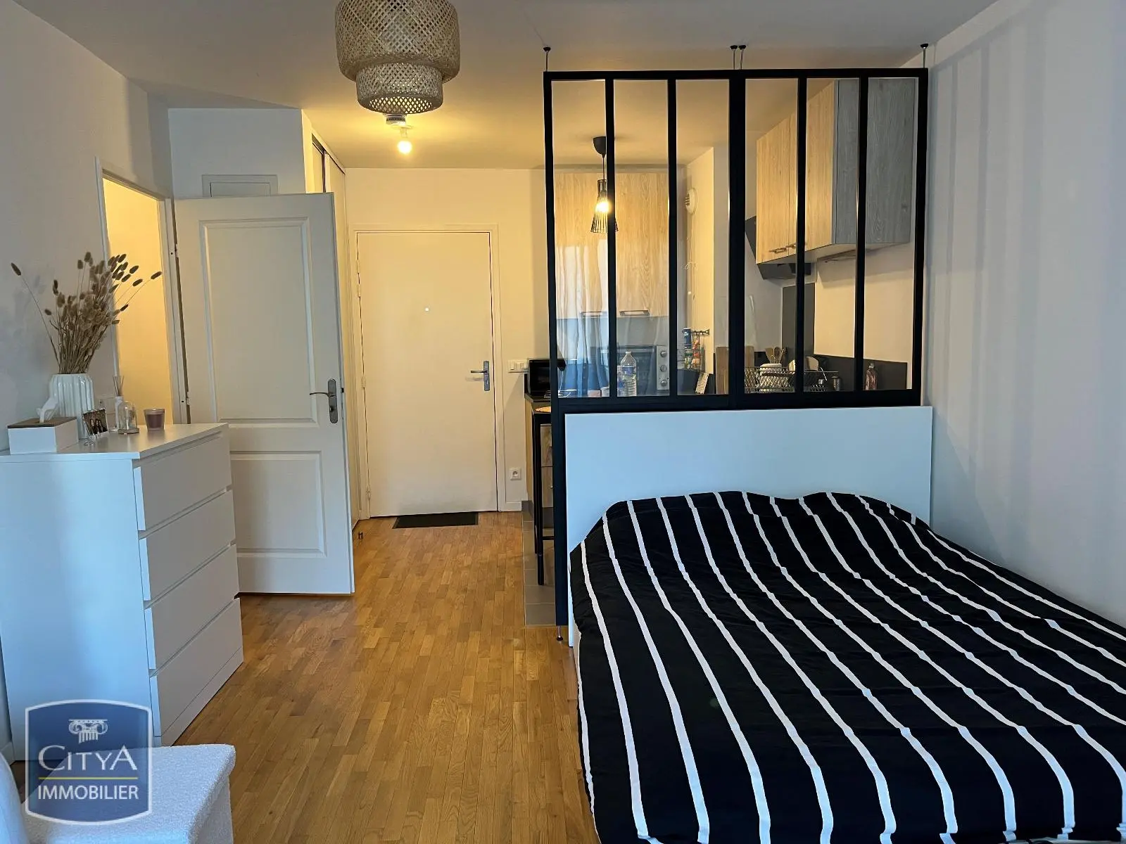Photo 1 Appartement 1 pièce 26.4m²
