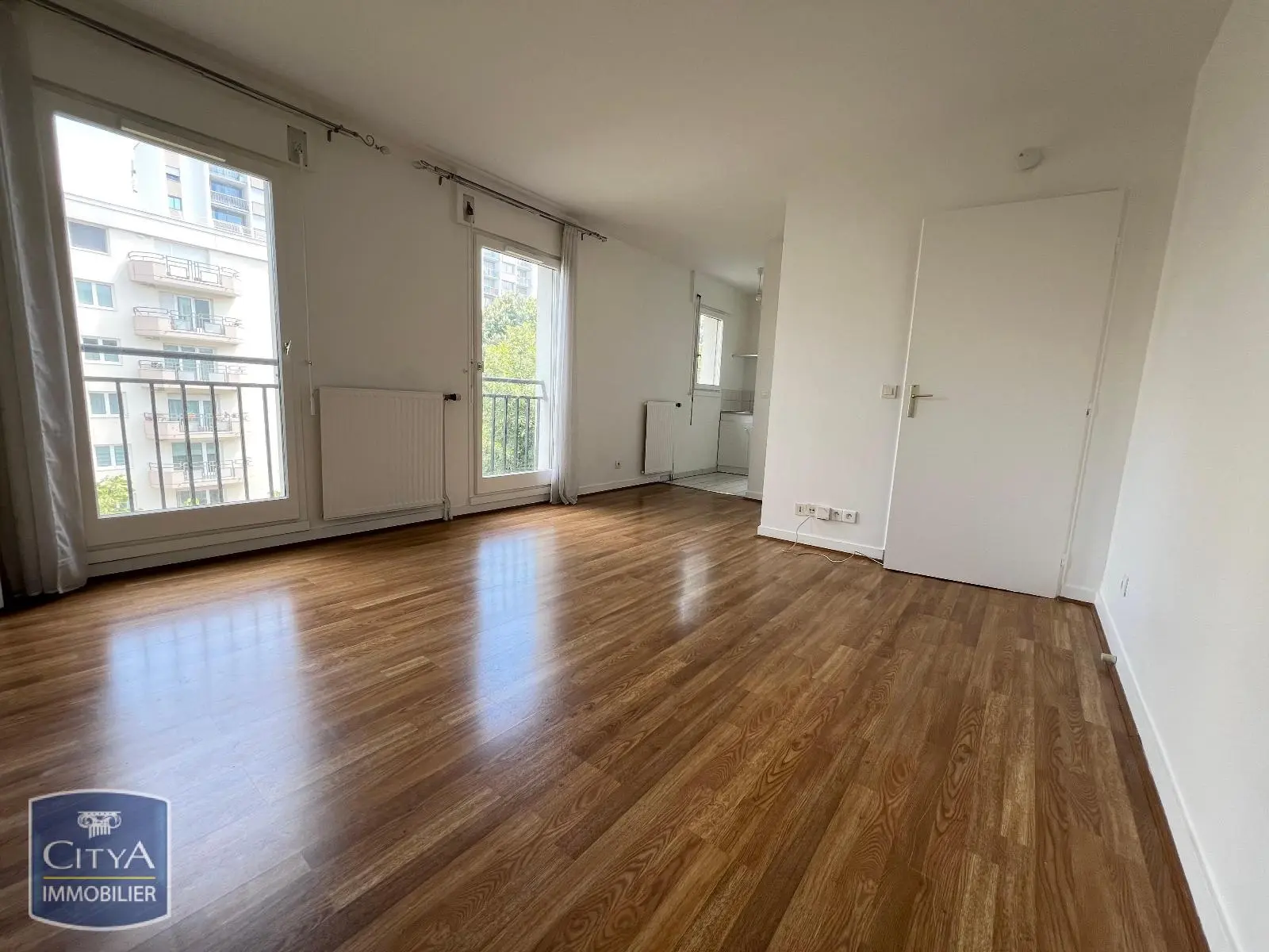 Photo 2 Appartement 1 pièce 26.77m²