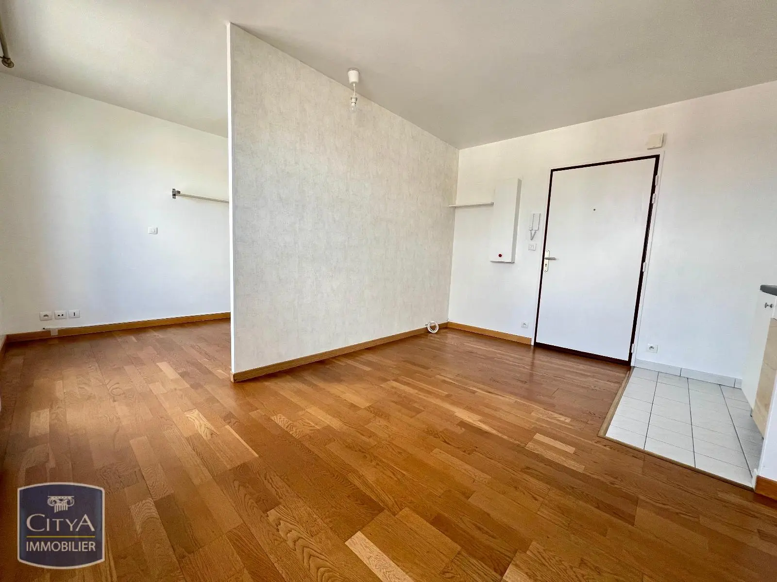 Photo 2 Appartement 1 pièce 28.58m²