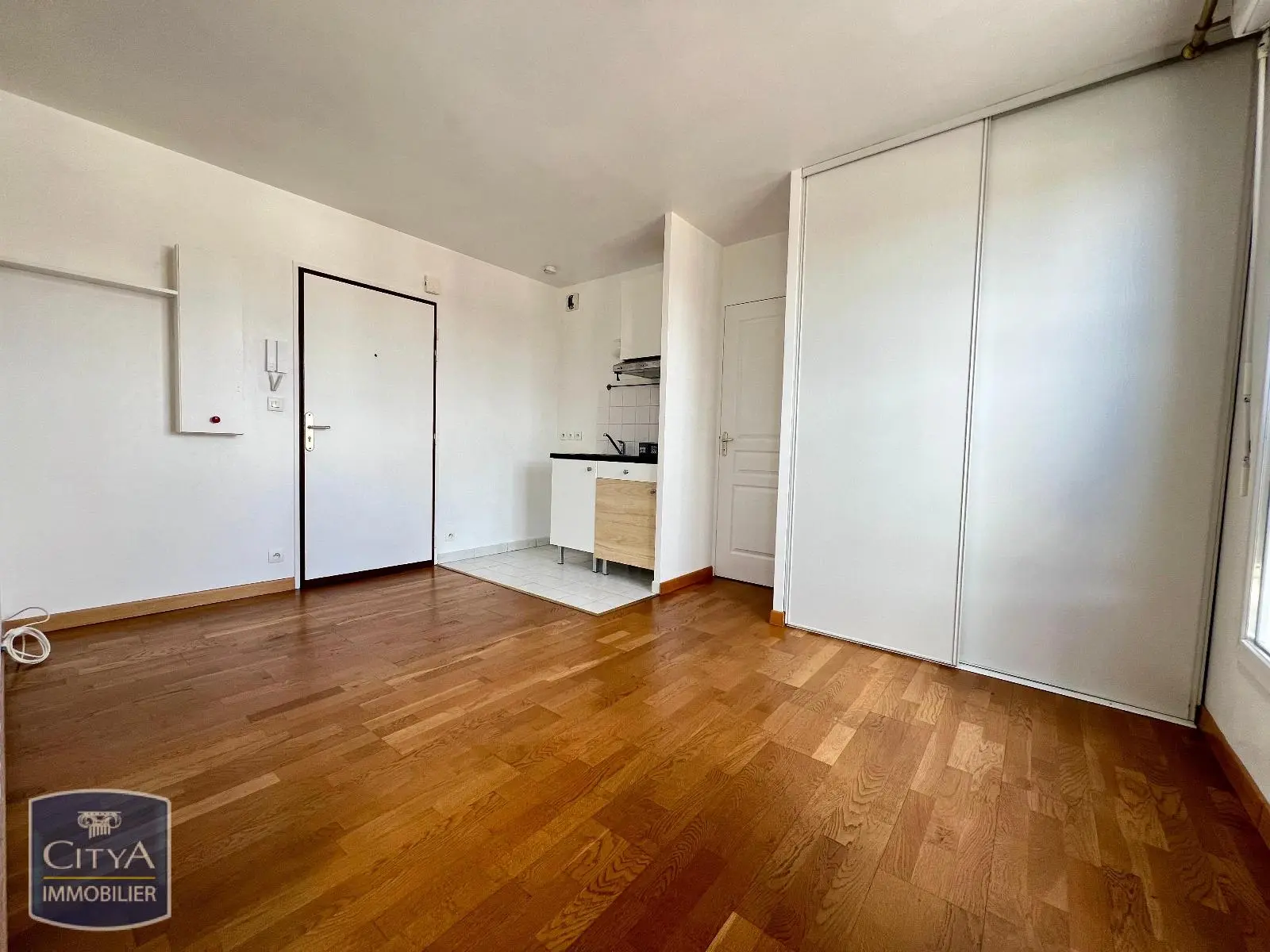 Photo 1 Appartement 1 pièce 28.58m²