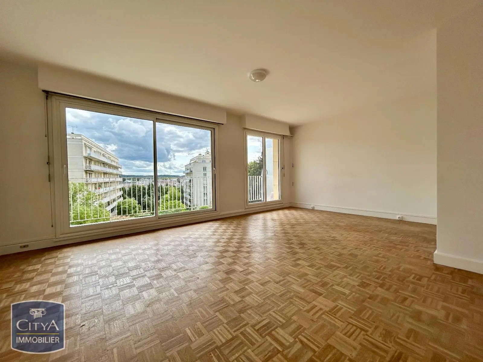 Photo 1 Appartement 1 pièce 44.02m²