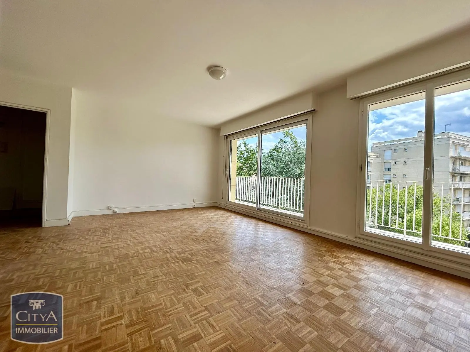 Photo 2 Appartement 1 pièce 44.02m²