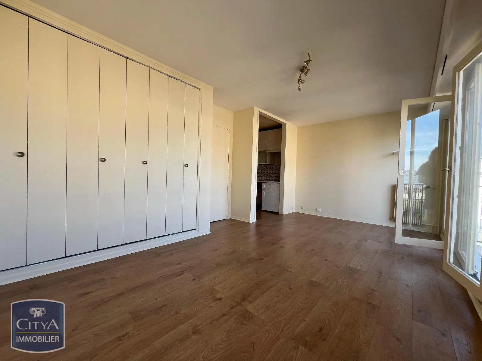 Photo 1 Appartement 1 pièce 31.27m²