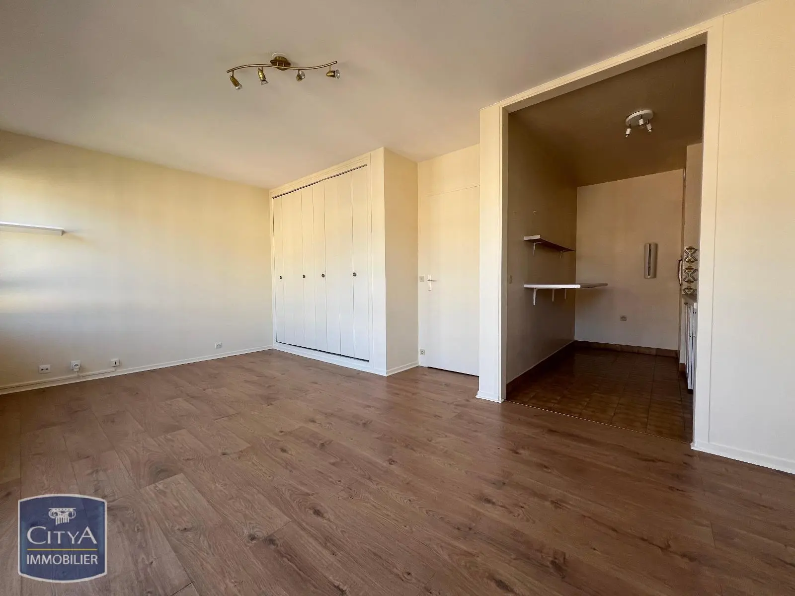 Photo 2 Appartement 1 pièce 31.27m²