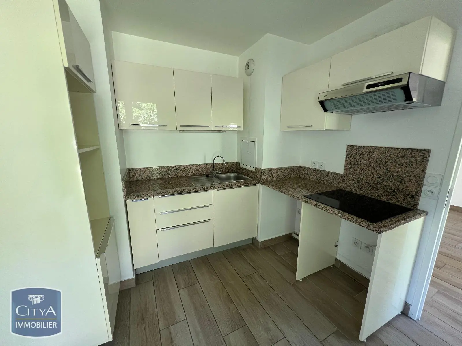 Photo 3 Appartement 5 pièces 109.24m²