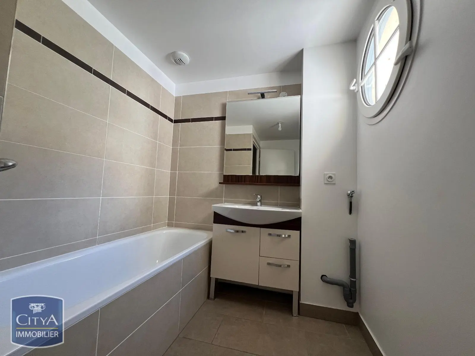 Photo 15 Appartement 5 pièces 109.24m²