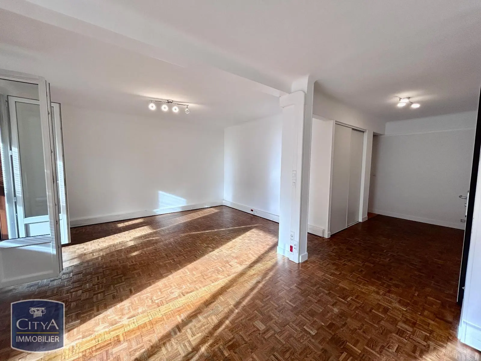 Photo 1 Appartement 2 pièces 65.2m²