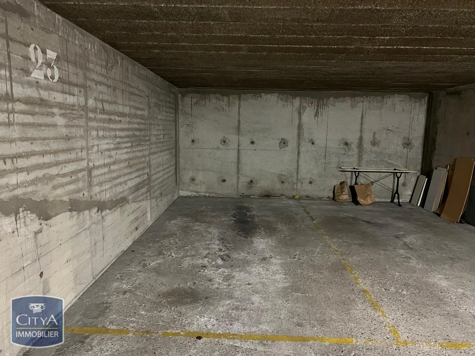 Photo 2 Parking