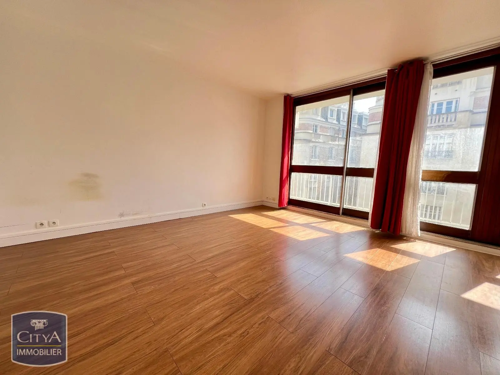 Levallois-Perret (92300) Appartement 1 pièce 31.85m² photo 2