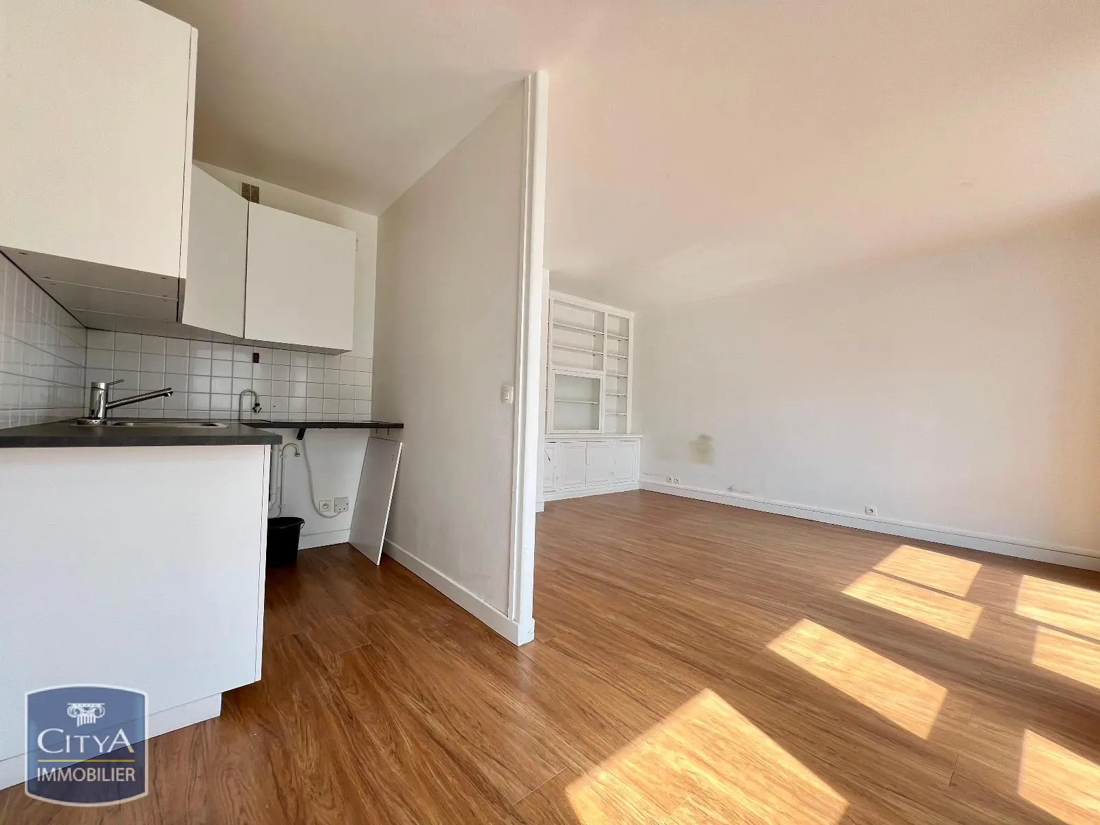 Levallois-Perret (92300) Appartement 1 pièce 31.85m² photo 3