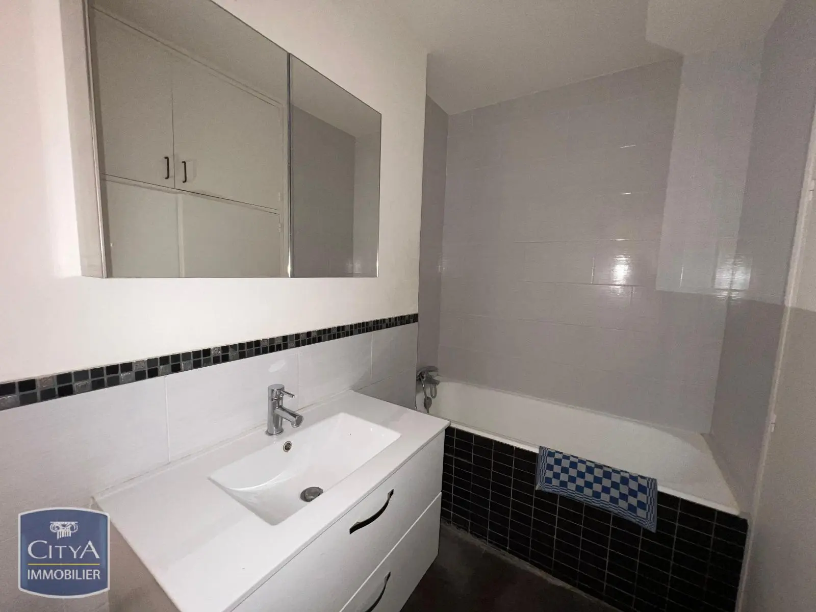 Levallois-Perret (92300) Appartement 1 pièce 31.85m² photo 5