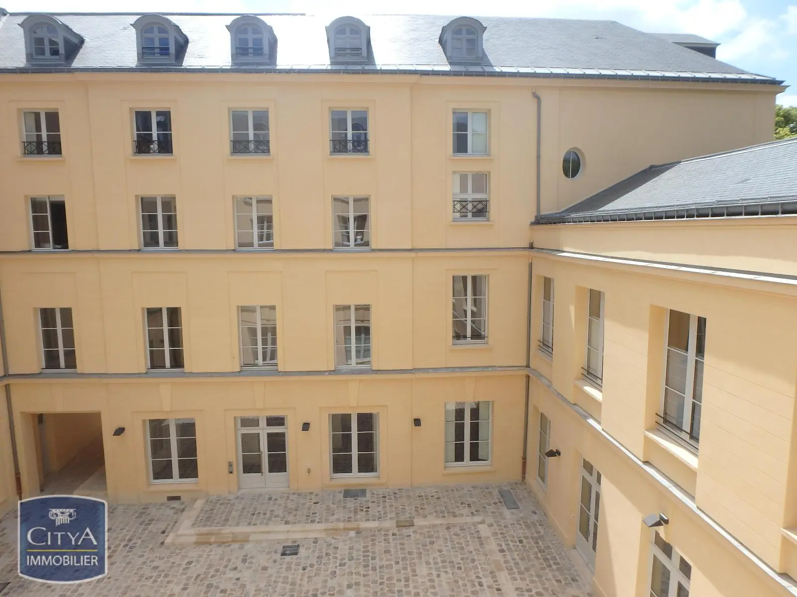 Photo 1 Appartement 1 pièce 18.8m²