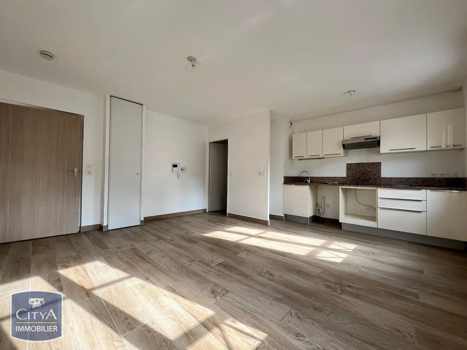 Photo 1 Appartement 1 pièce 30.48m²