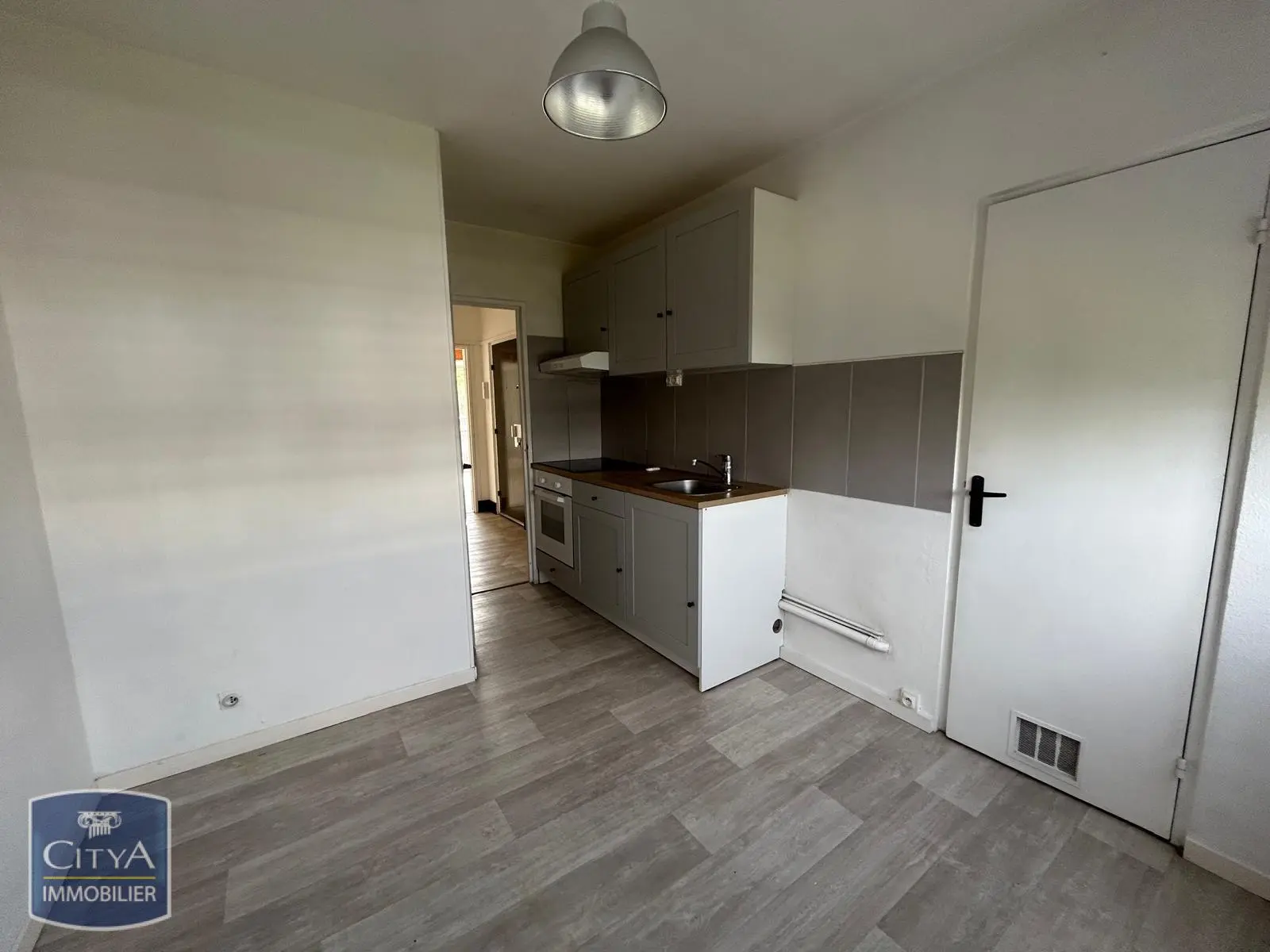 Photo 1 Appartement 1 pièce 33.2m²