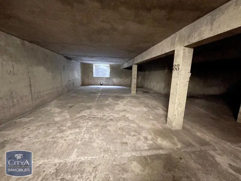 Photo 2 Parking 23m²