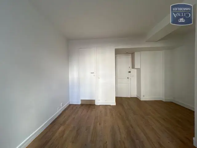 Photo 1 Appartement 1 pièce 18.4m²