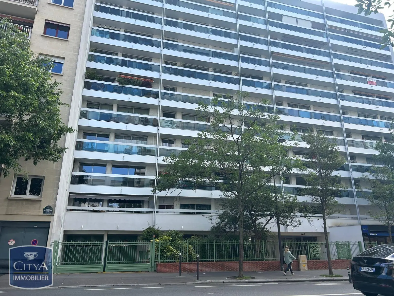 Photo 1 Parking