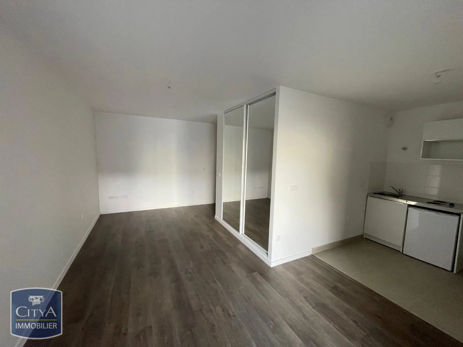 Saint-Ouen-sur-Seine (93400) Appartement 1 pièce 32.46m² photo 3