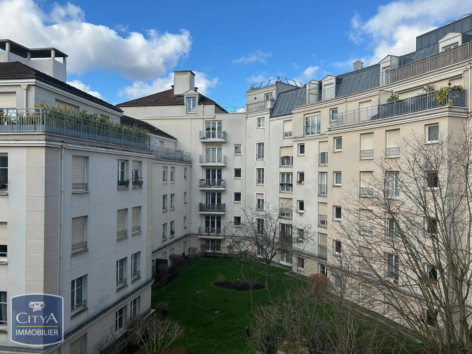 Photo 1 Appartement 1 pièce 25.5m²