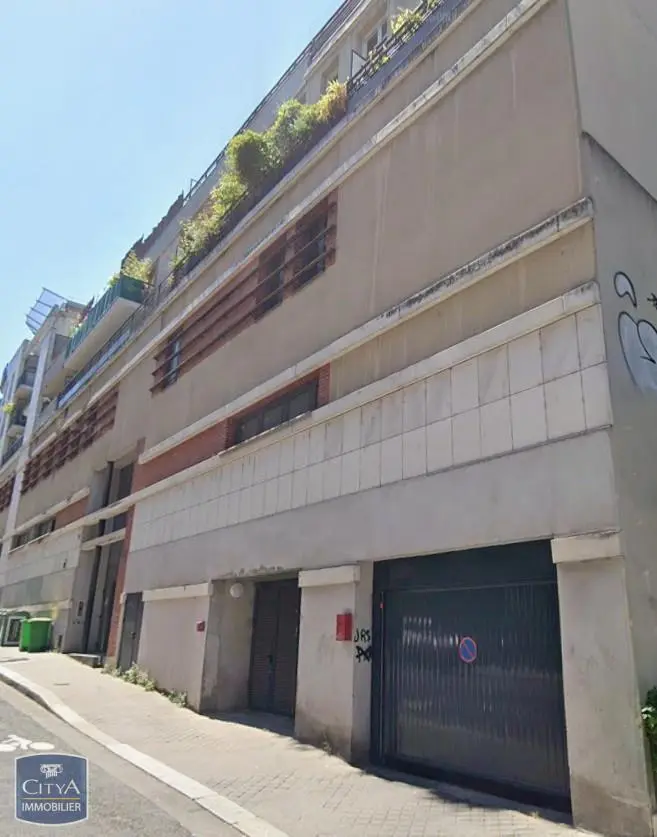 Photo 1 Parking