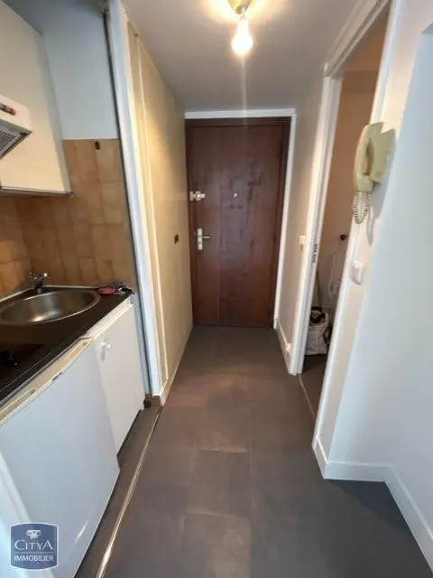 Photo 2 Appartement 1 pièce 29.74m²