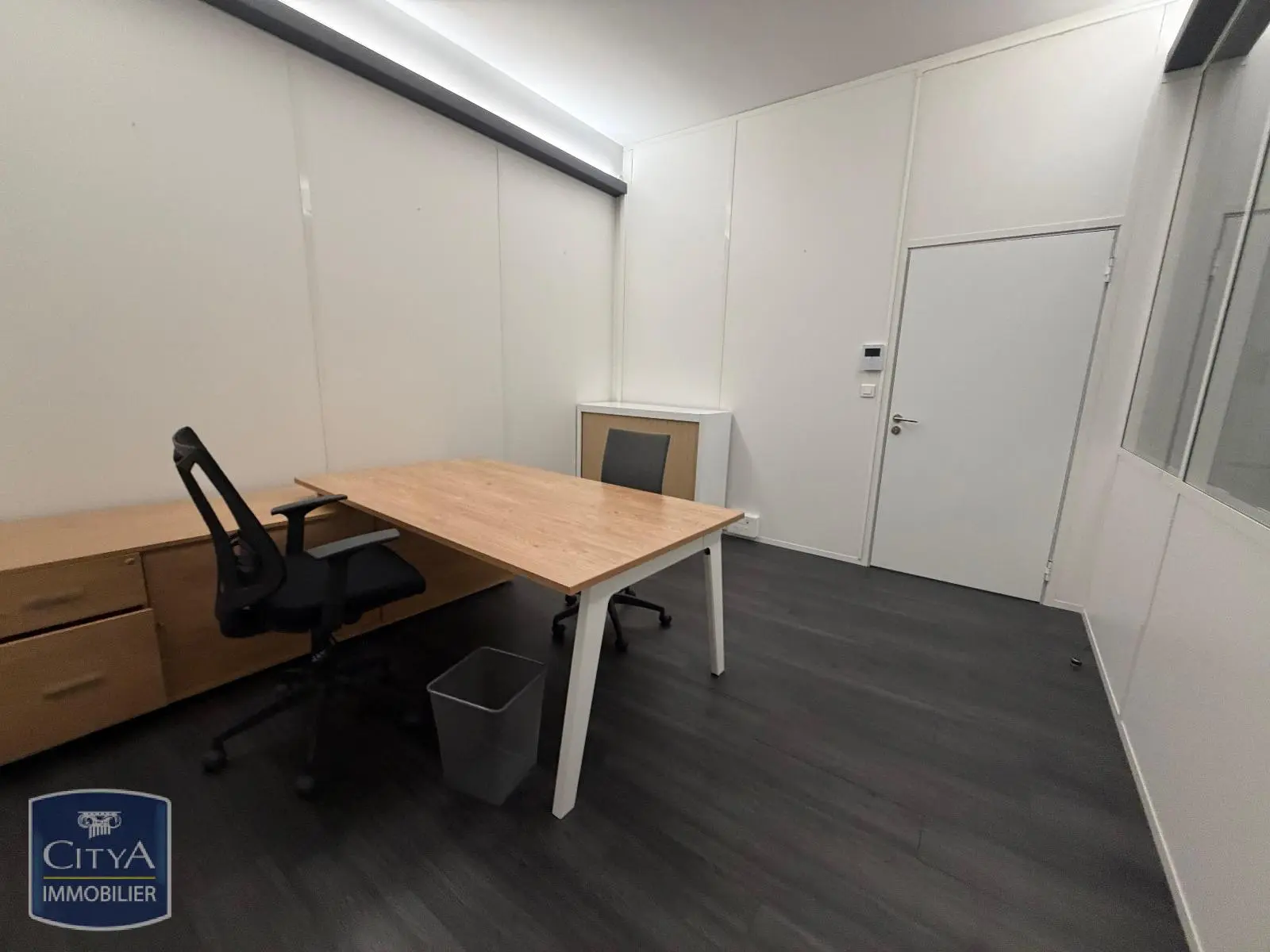 Photo 7 Local Commercial