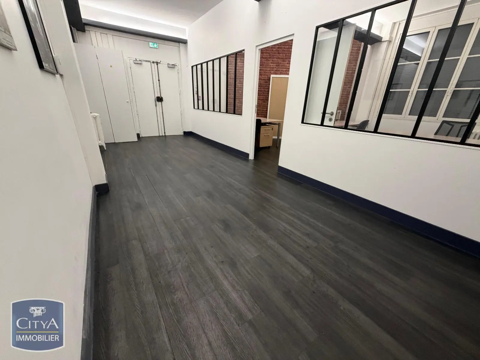 Photo 4 Local Commercial