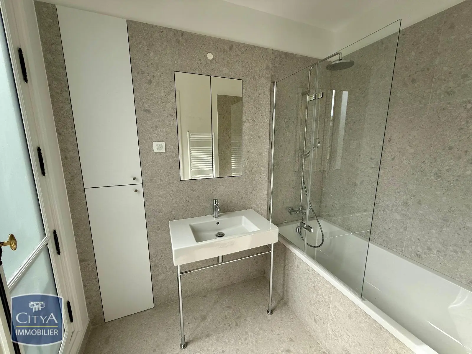 Photo 10 Appartement 6 pièces 211.71m²