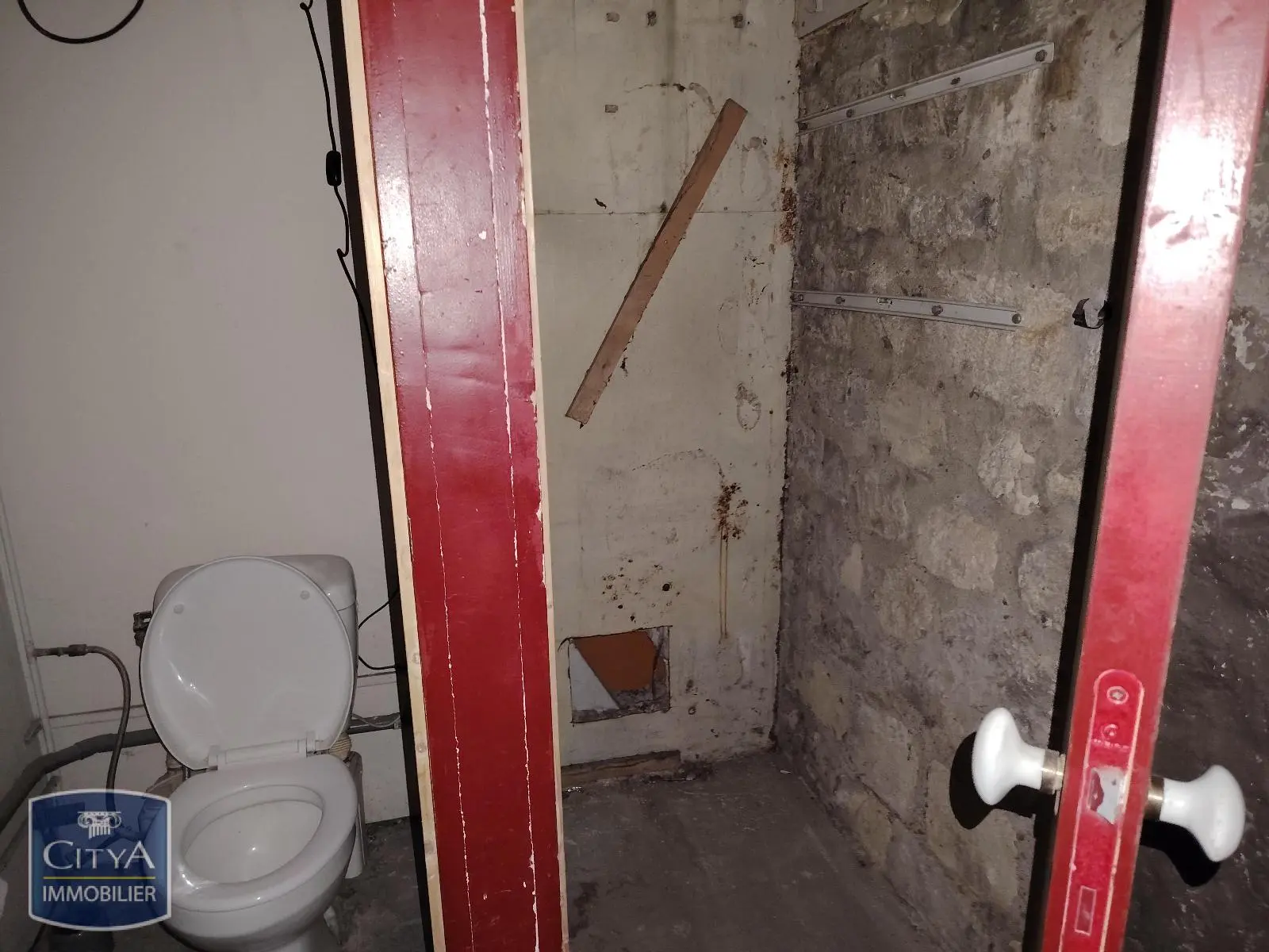 Photo 6 Local Commercial