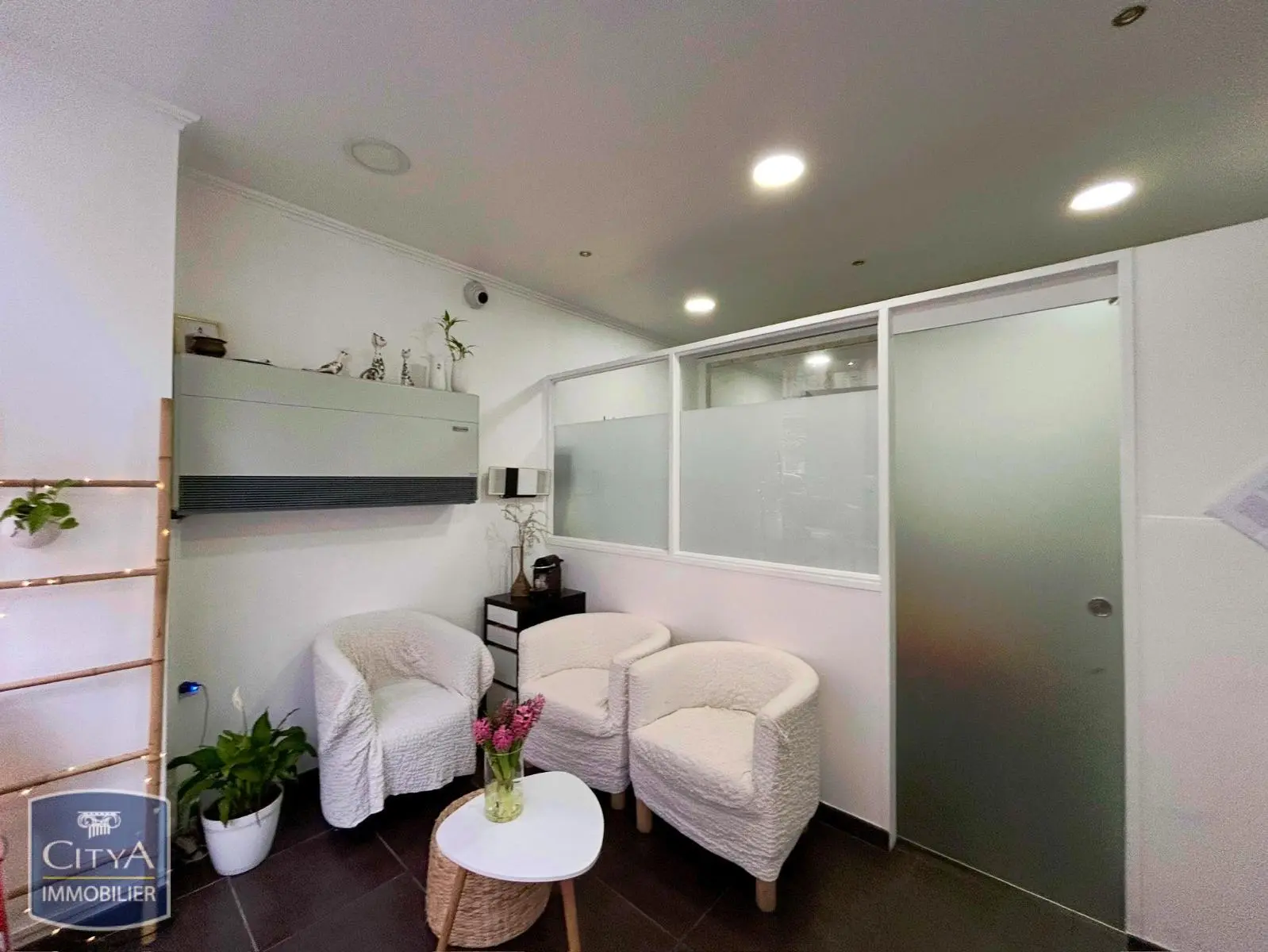 Photo 3 Local Commercial