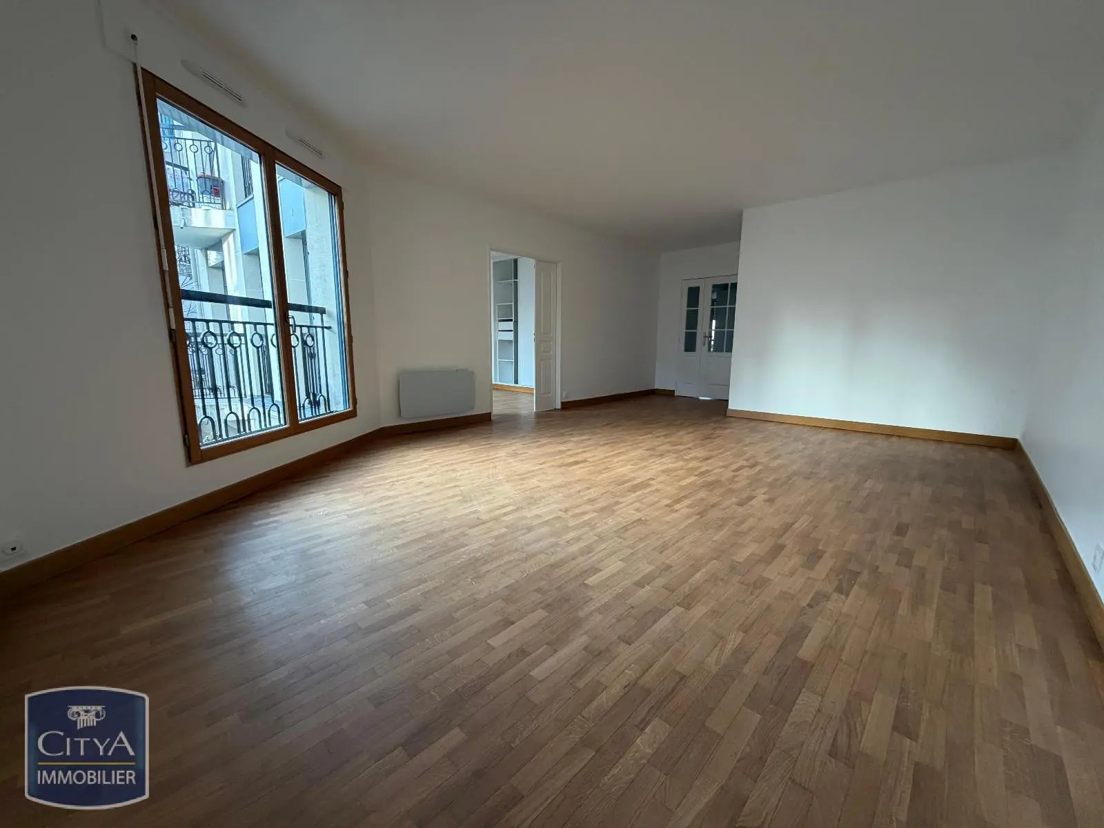 Photo 1 Appartement 5 pièces 117.81m²