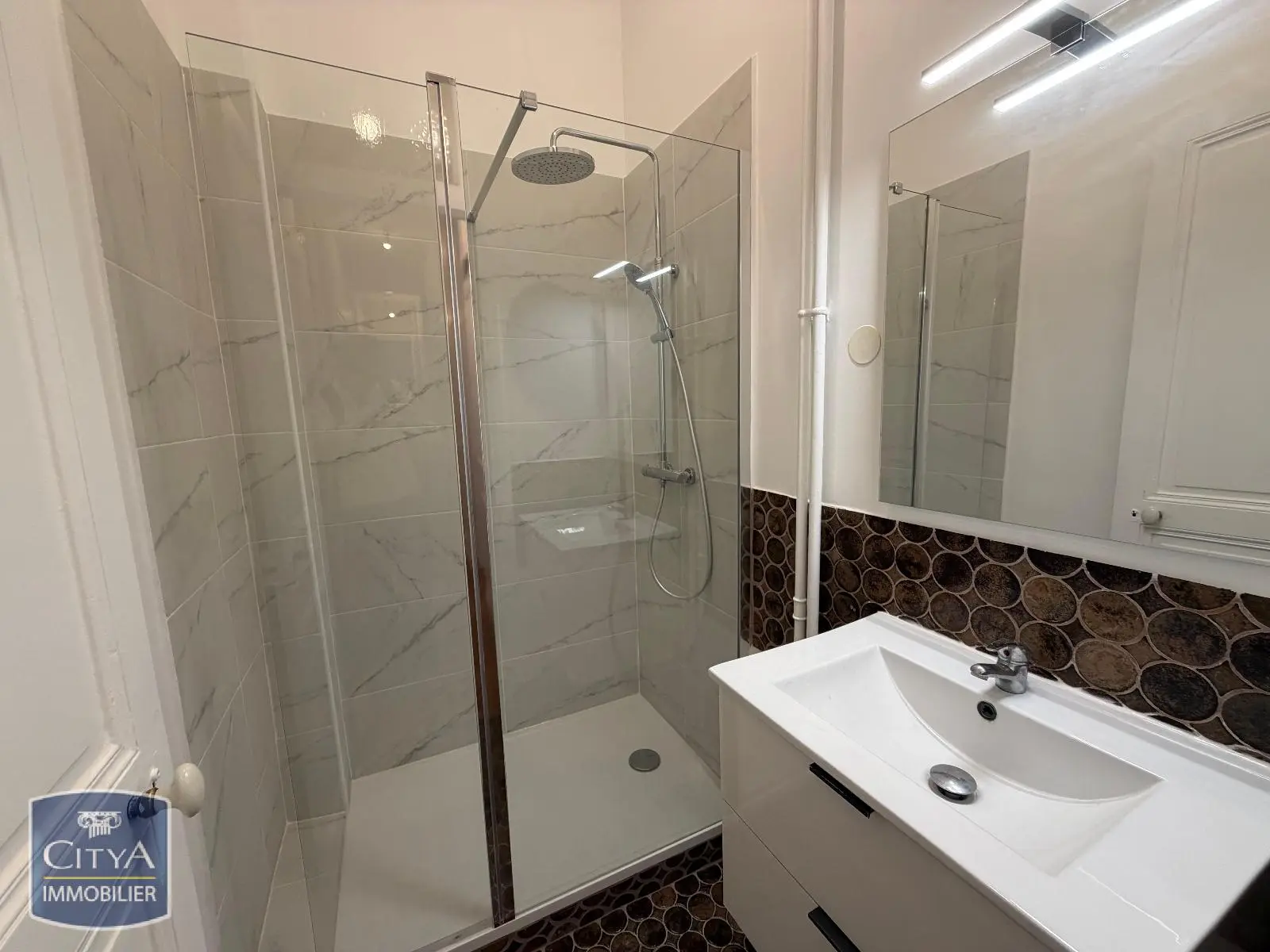 Photo 15 Appartement 5 pièces 137.68m²